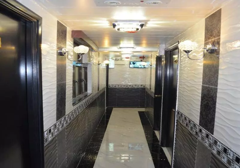 هتل Skystar Hostel