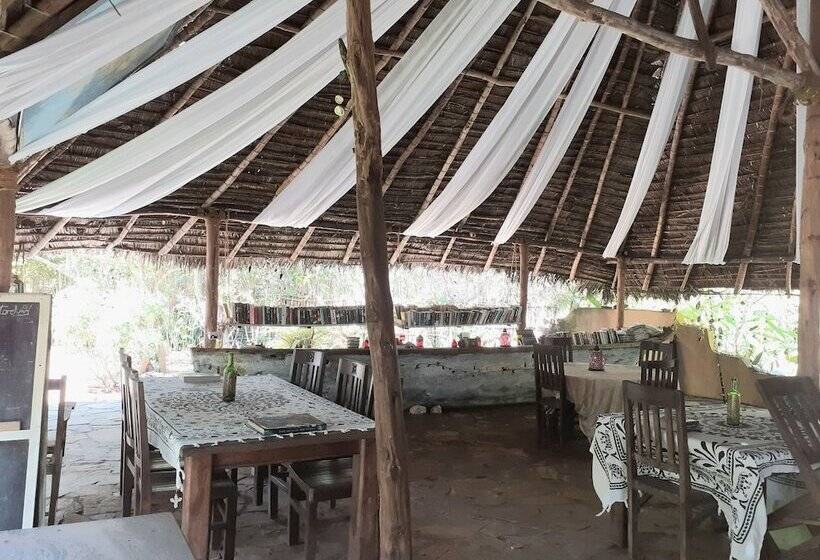 هتل Swahili Divers & Gecko Nature Lodge