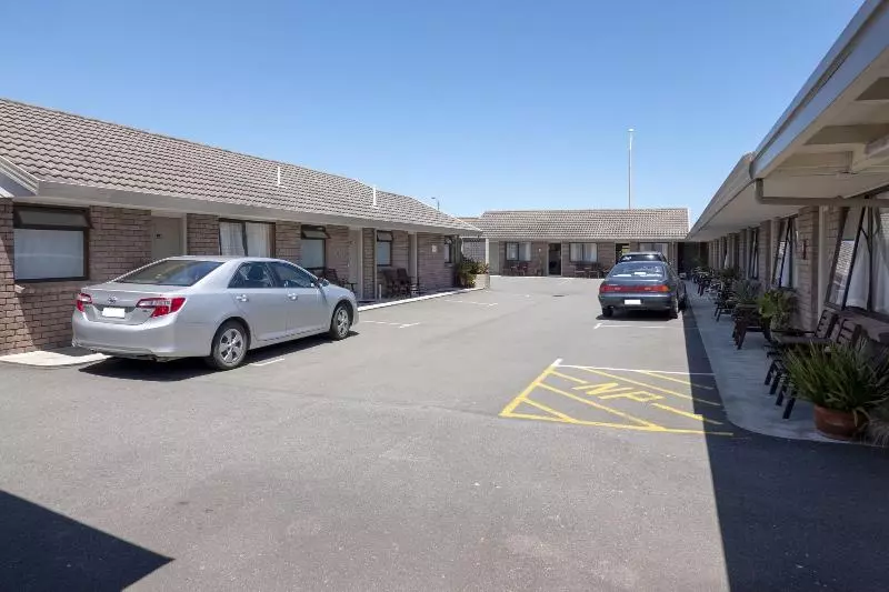 בית מלון כפרי Foreshore Motor Lodge