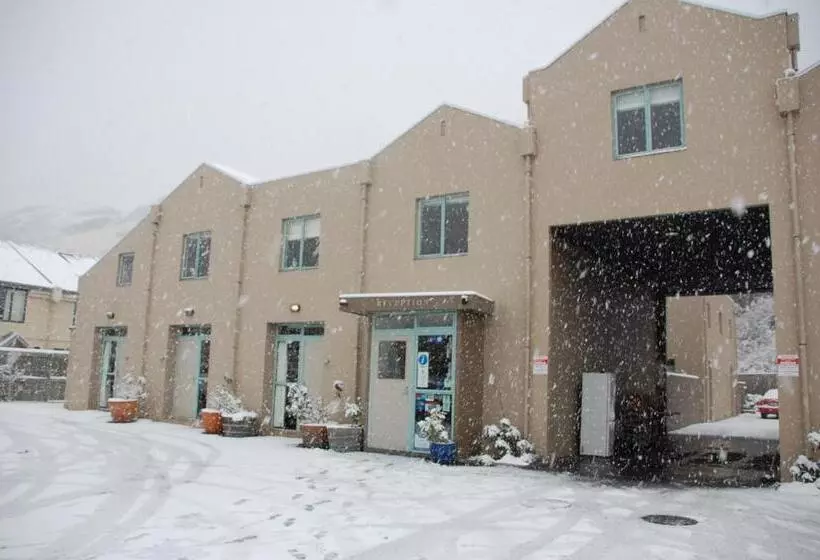 호텔 Queenstown Gateway Apartments