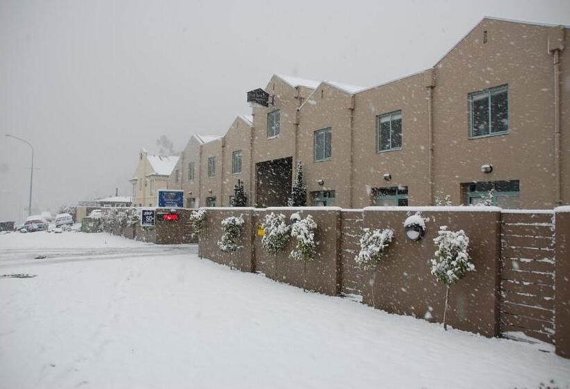 فندق Queenstown Gateway Apartments