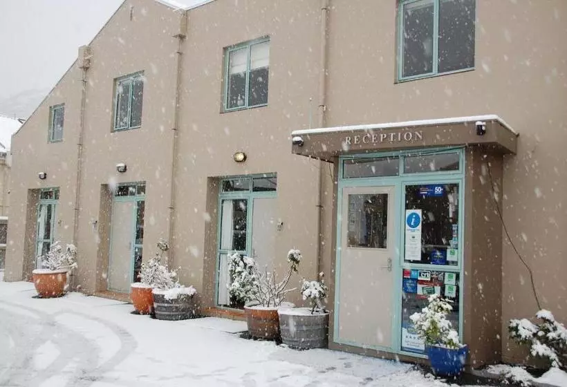 호텔 Queenstown Gateway Apartments