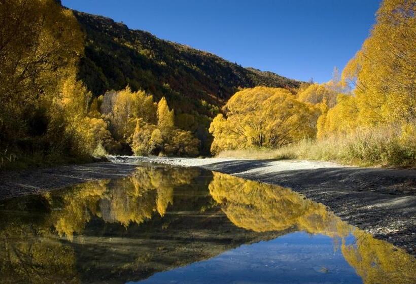 فندق Queenstown Gateway Apartments