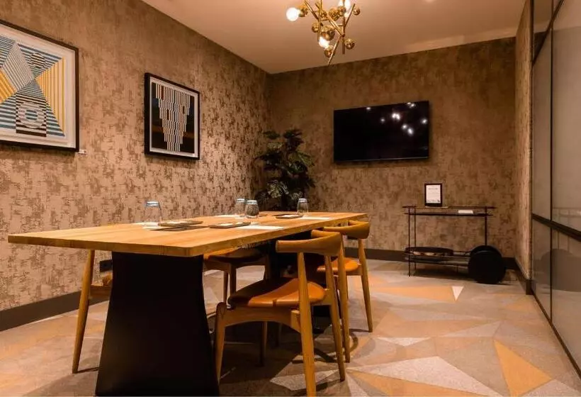 Sheraton Amsterdam Airport Hotel And Conference Center