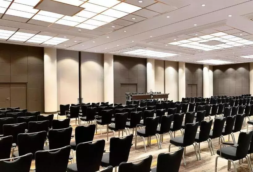 Sheraton Amsterdam Airport Hotel And Conference Center