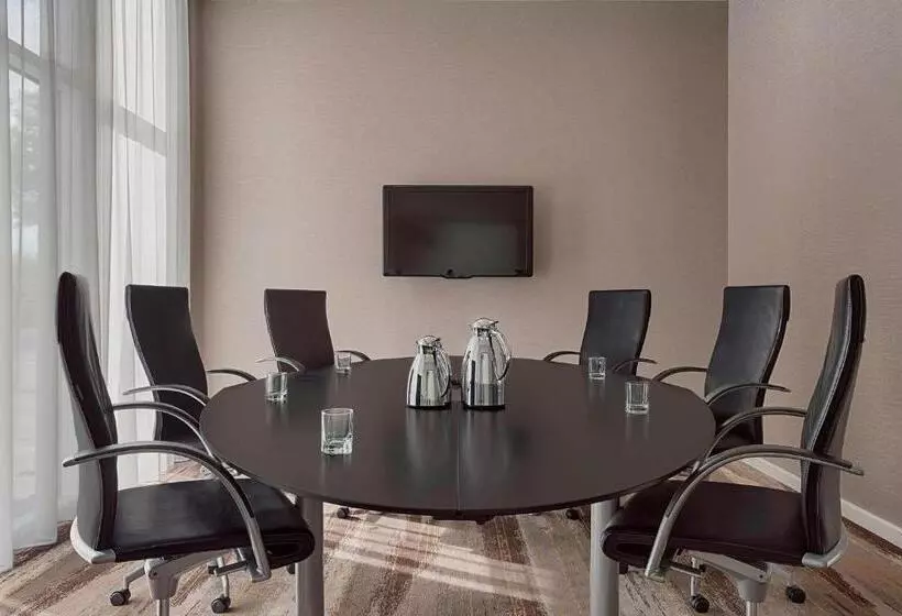 Sheraton Amsterdam Airport Hotel And Conference Center