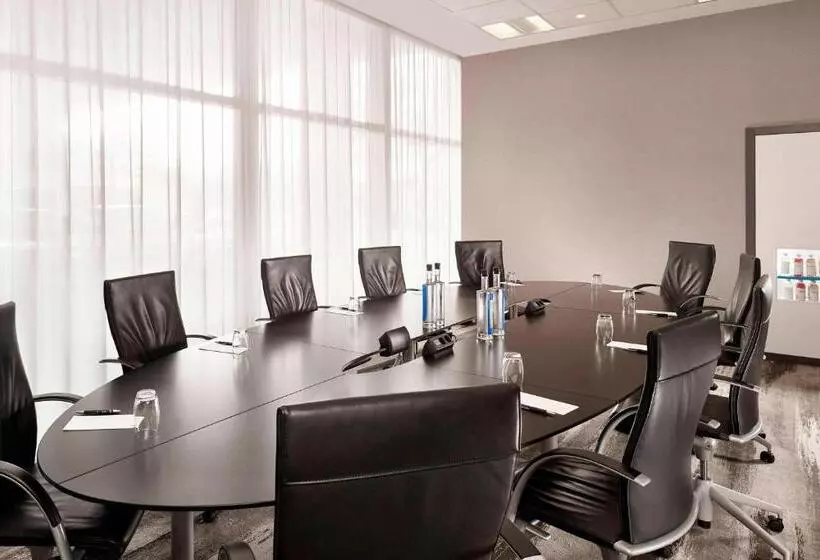 Sheraton Amsterdam Airport Hotel And Conference Center