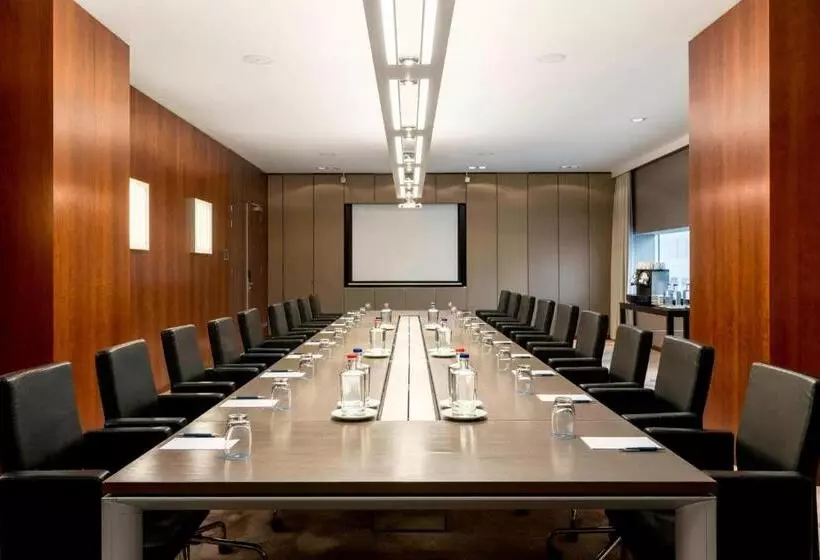 Sheraton Amsterdam Airport Hotel And Conference Center