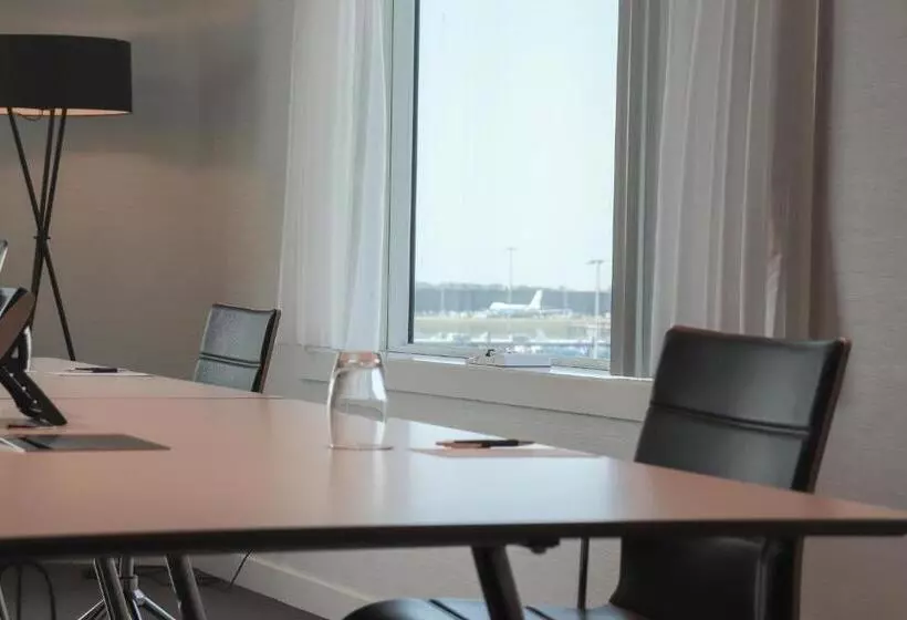 Sheraton Amsterdam Airport Hotel And Conference Center