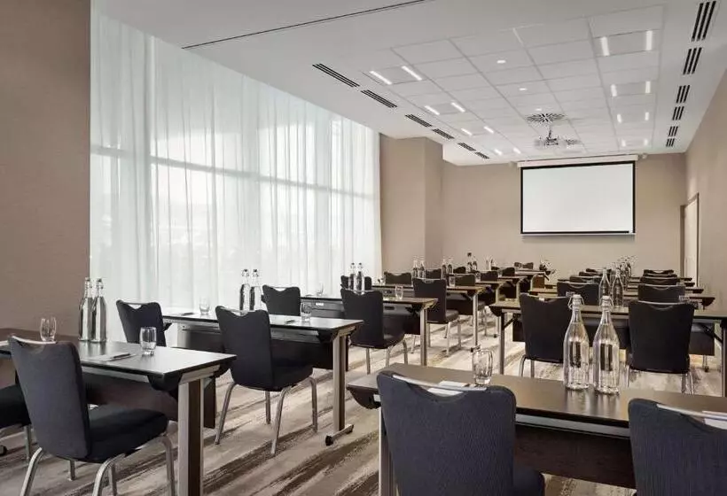 Sheraton Amsterdam Airport Hotel And Conference Center