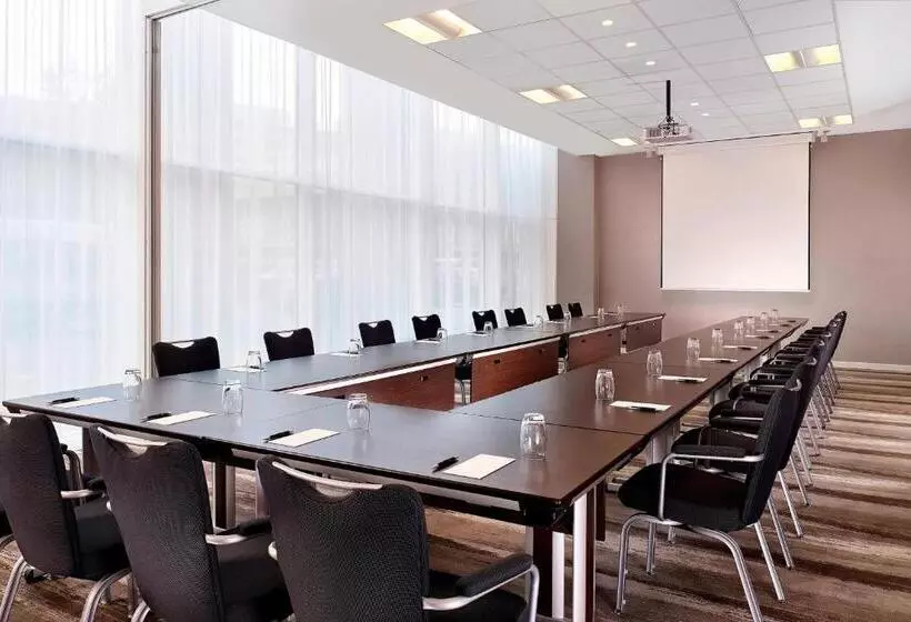 Sheraton Amsterdam Airport Hotel And Conference Center