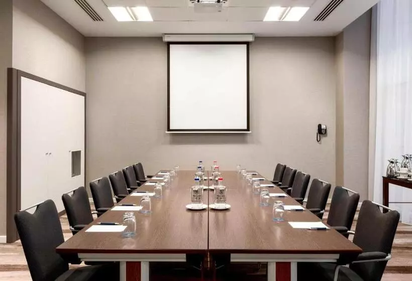 Sheraton Amsterdam Airport Hotel And Conference Center