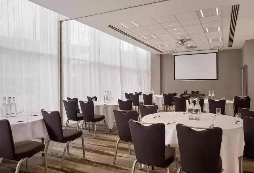 Sheraton Amsterdam Airport Hotel And Conference Center