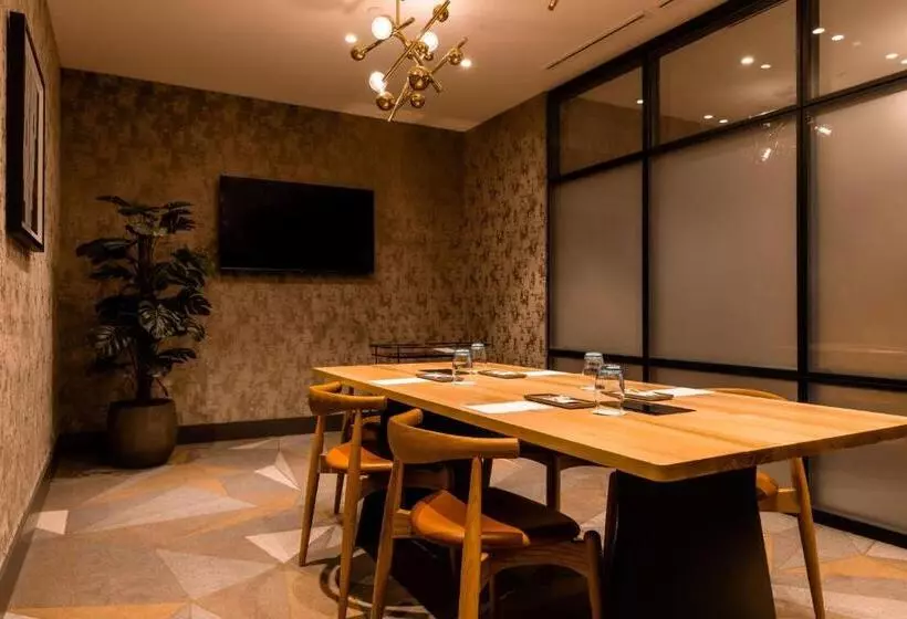 Sheraton Amsterdam Airport Hotel And Conference Center