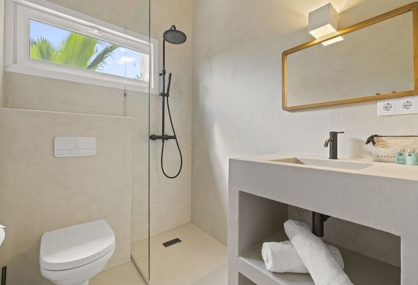 Sorobon Luxury Beach Resort