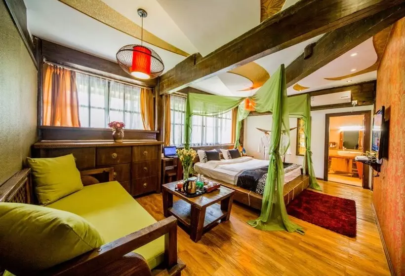 Retkeilymaja Lirenju Zhenpin Inn