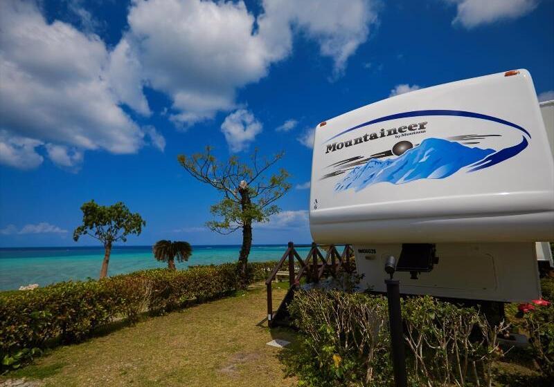 هتل Woodpecker Nakijin