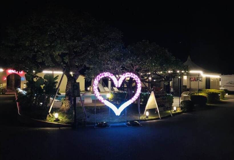 هتل Woodpecker Nakijin