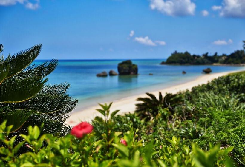 هتل Woodpecker Nakijin