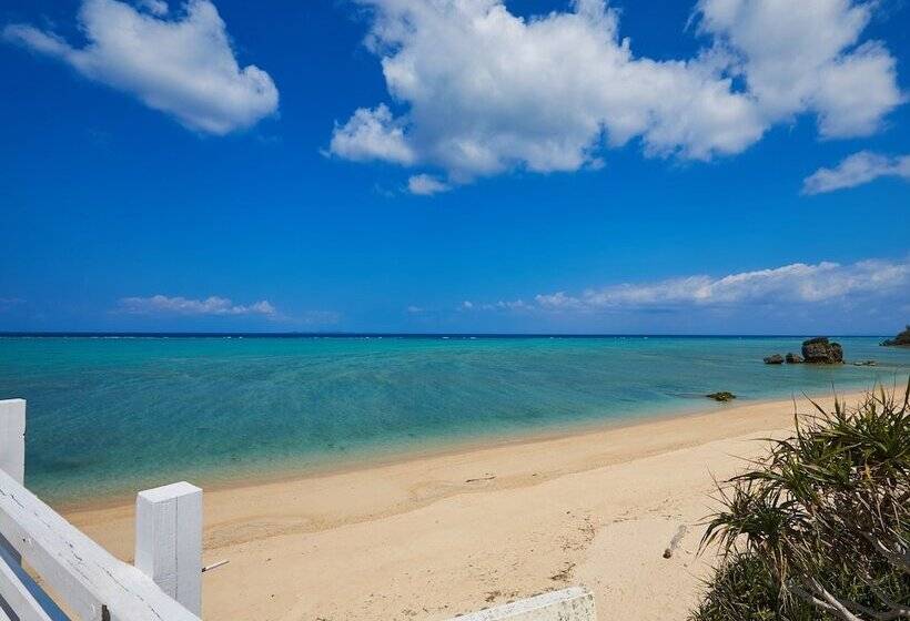 هتل Woodpecker Nakijin