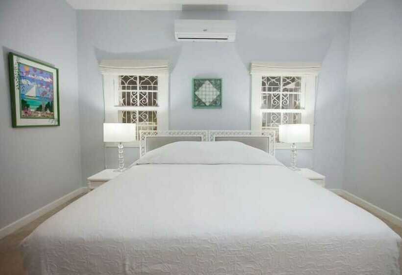 Wag Water Villa, Ocho Rios 3br