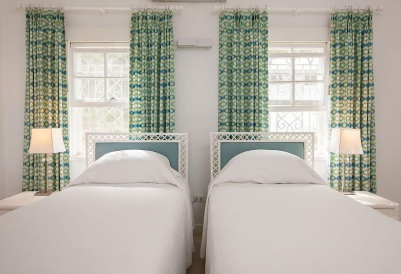 Wag Water Villa, Ocho Rios 3br