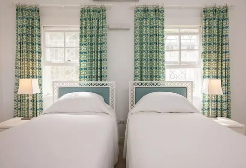 Wag Water Villa, Ocho Rios 3br