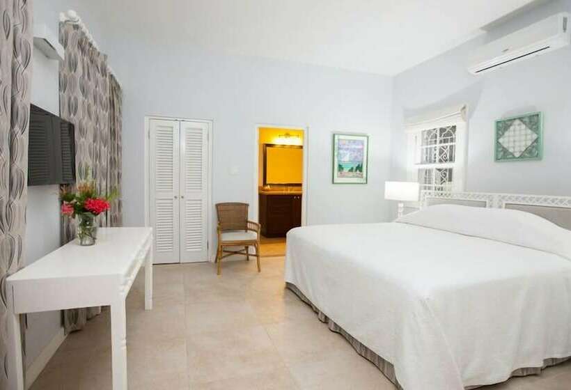 Wag Water Villa, Ocho Rios 3br