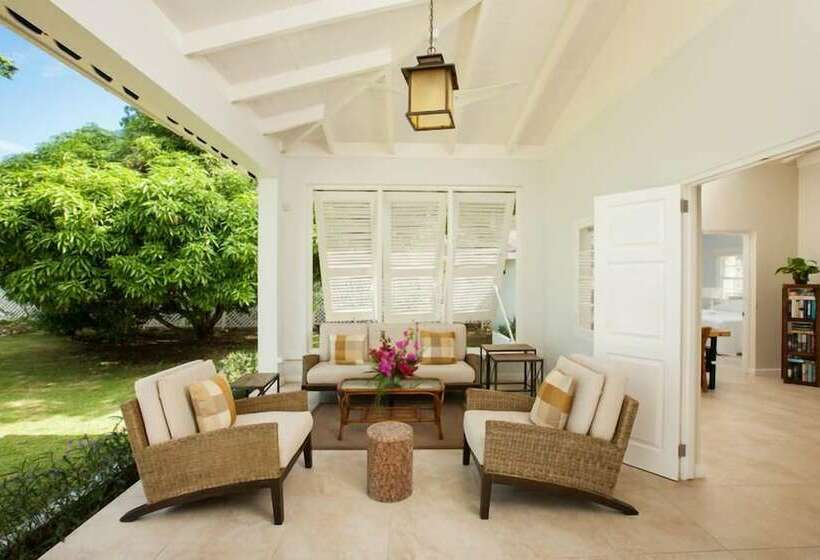 Wag Water Villa, Ocho Rios 3br