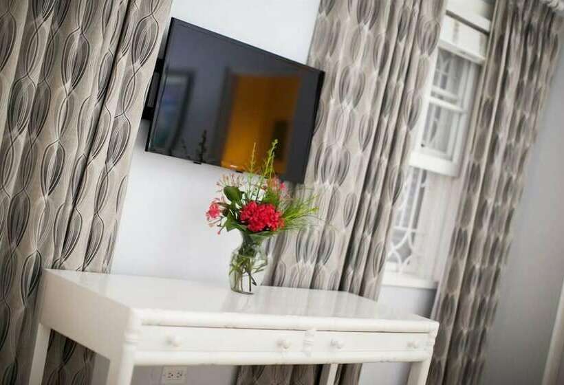 Wag Water Villa, Ocho Rios 3br