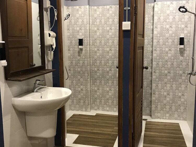 هتل Baobabed Hostel