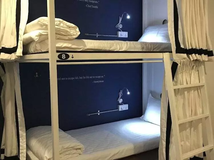 هتل Baobabed Hostel