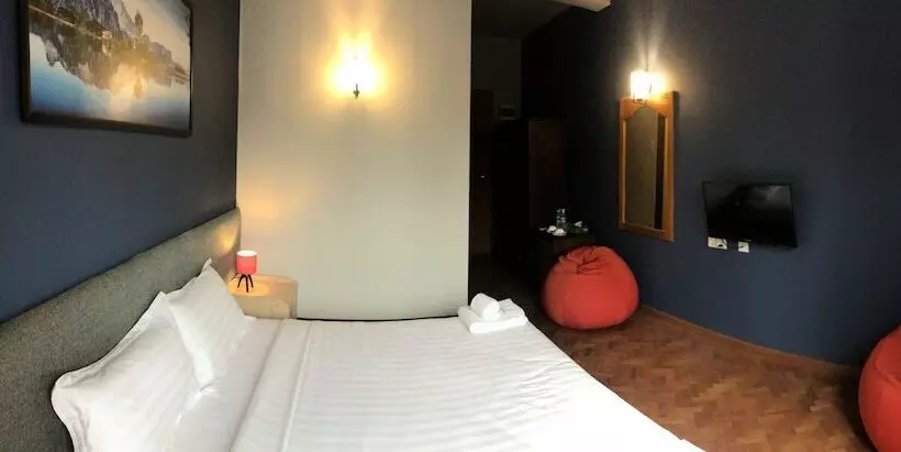 هتل Baobabed Hostel