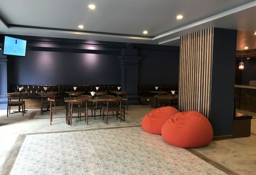 هتل Baobabed Hostel