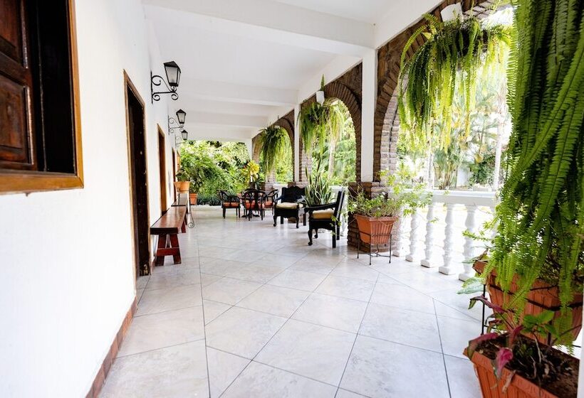 هتل Ciudad Blanca