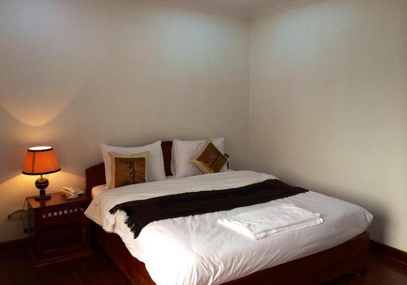 هتل Emerald Bb Battambang