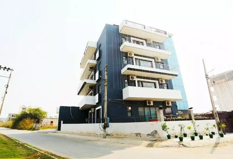 هتل Homestay By Oyo Rooms