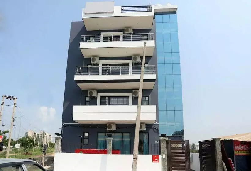 هتل Homestay By Oyo Rooms