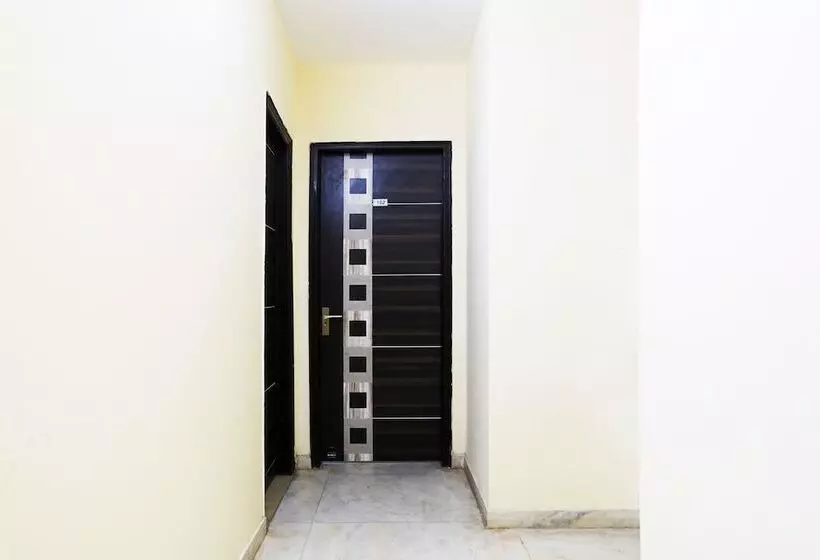 هتل Homestay By Oyo Rooms