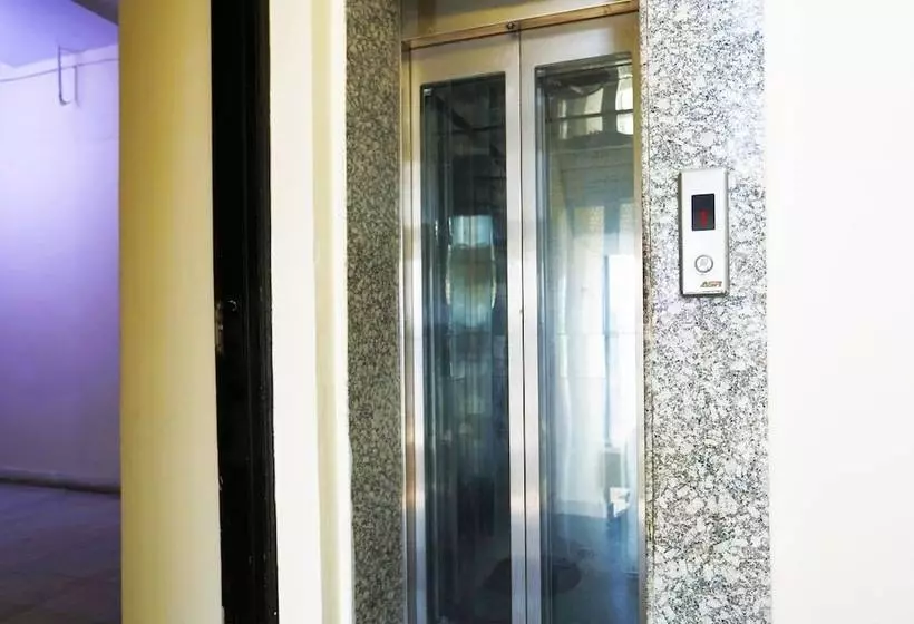 هتل Homestay By Oyo Rooms