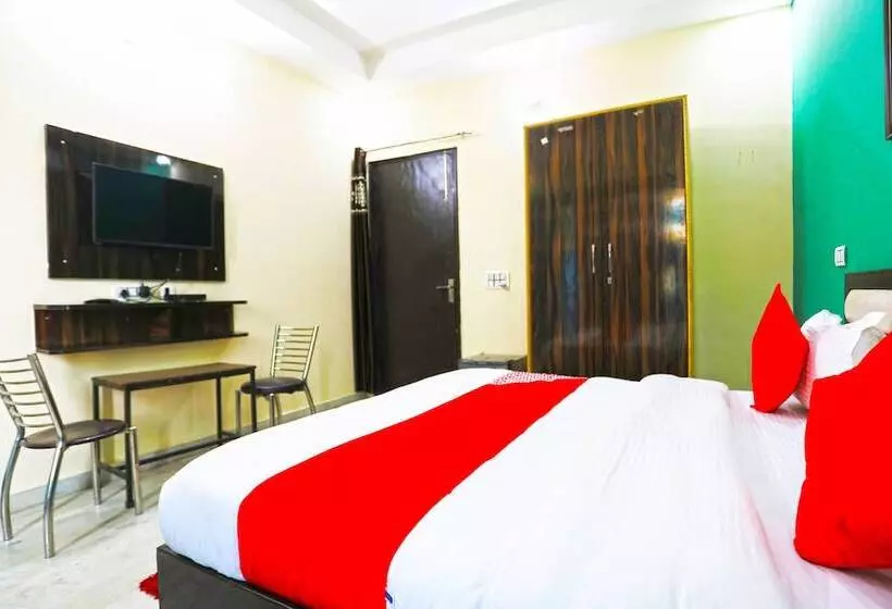 هتل Homestay By Oyo Rooms