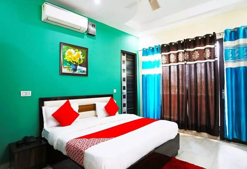هتل Homestay By Oyo Rooms