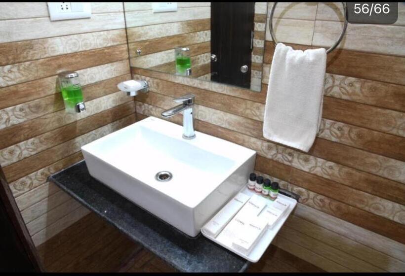 هتل Mariya International