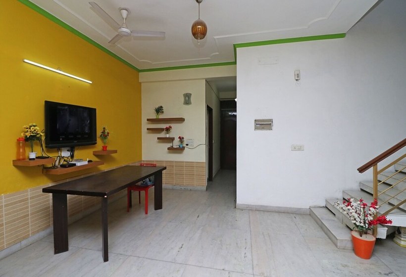 ホテル Oyo 10071 Sector 44