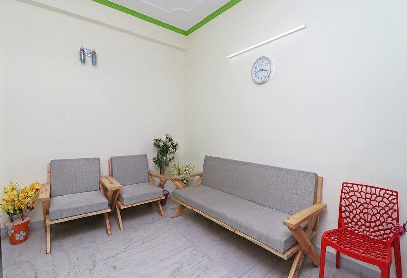 ホテル Oyo 10071 Sector 44