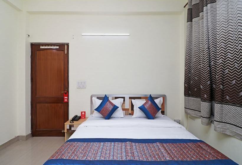 ホテル Oyo 10071 Sector 44