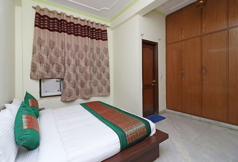 ホテル Oyo 10071 Sector 44