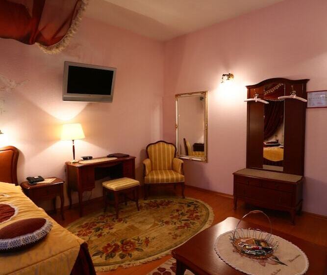 בית מלון כפרי Postoyalec