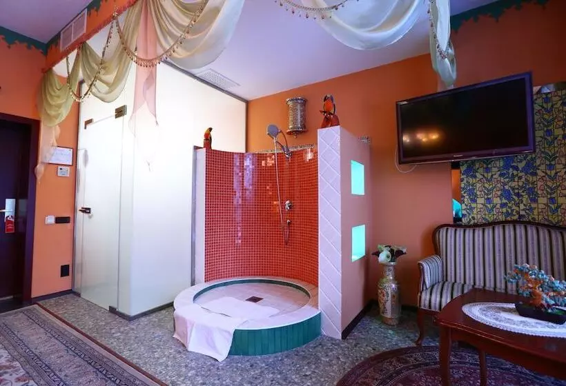 ホテル Postoyalec