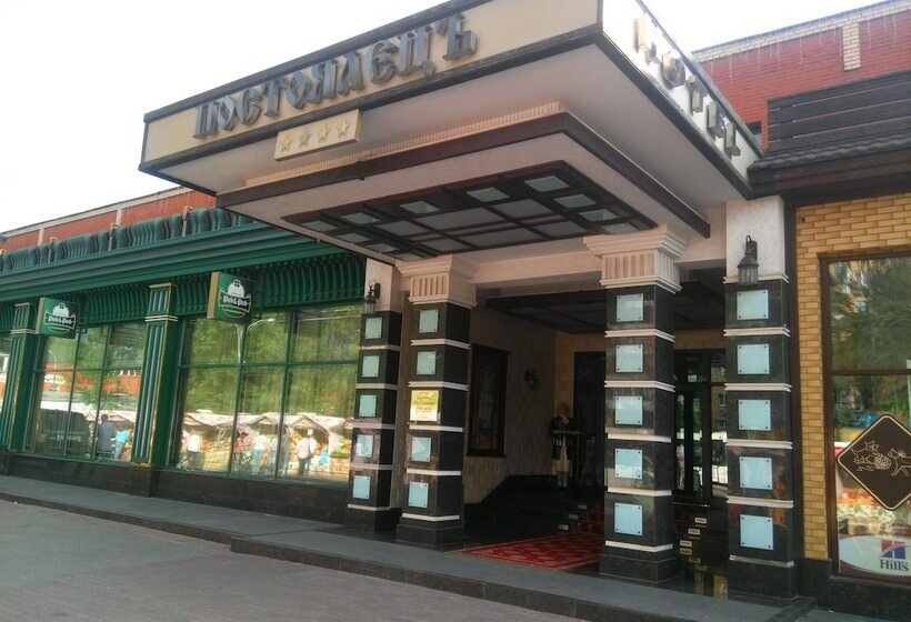 בית מלון כפרי Postoyalec